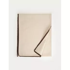 Покривка HOMLA NERIUM 150x220 см, кафява дантела