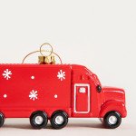 Висулка коледно камионче HOMLA EVI RED 13,2 см.