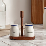 Сет за сол и пипер с поставка HOMLA MODERN Сет за сол и пипер с поставка HOMLA MODERN