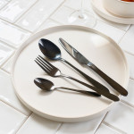 Прибори за хранене 16 части HOMLA ABELE, черен Прибори за хранене 16 части HOMLA ABELE, черен