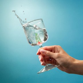 Чаша за вино с декорация череши HOMLA CEREZA 260 мл.